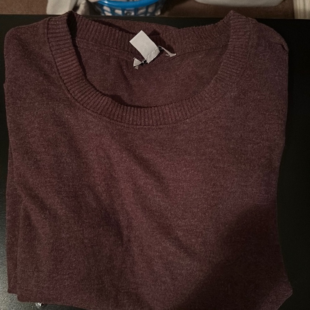 Maroon sweater shirt